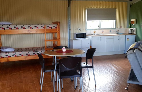 Bowes Cabin | Farmstay cabins in Western Australia, close to highway.