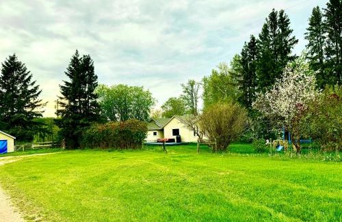 Division No. 11 House | Farmstay in Edmonton