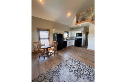 Harrodsburg Villa | Farmview Villa on Bourbon Trail with HOT TUB-5