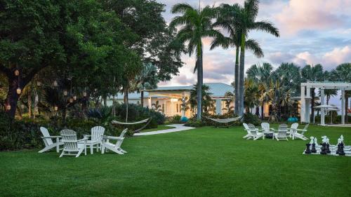 Marathon Resort | Faro Blanco Resort & Yacht Club Marathon, Curio by Hilton