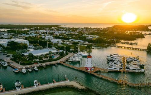 Marathon Resort | Faro Blanco Resort & Yacht Club Marathon, Curio by Hilton