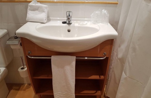San Vicente de la Barquera Hotel | Faro de San Vicente