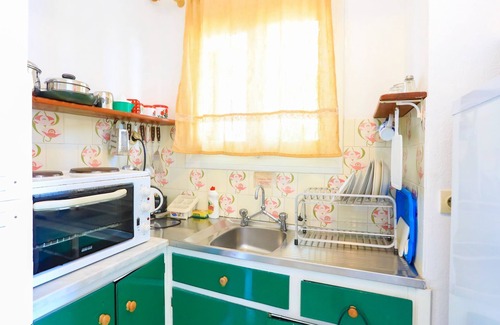 Gaios Apartment | Faros Ennea: Gaios Guest house, sea views, sleeps 2