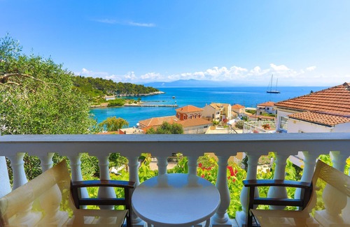 Gaios Apartment | Faros Exi, Gaios Apt, sleeps 2, near beach, sea views
