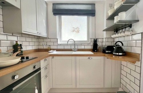 Kingsbridge Cottage | Farthing Cottage…cute ‘n’ cosy!