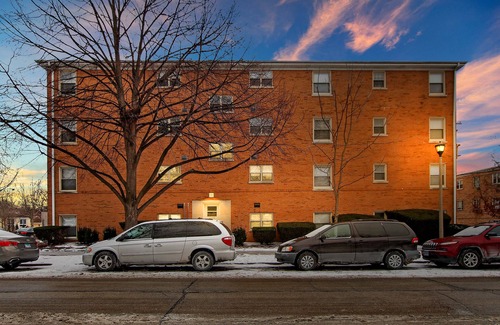 Skokie Apartment | Fascinating 1BR Apartment in Skokie