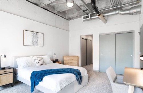 SoNo Apartment | Fascinating 2 Bed apartment located in SoNo neighborhood