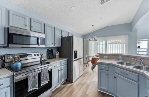Seasons House | Fascinating 5BR Themed Pool Home Near Disney World