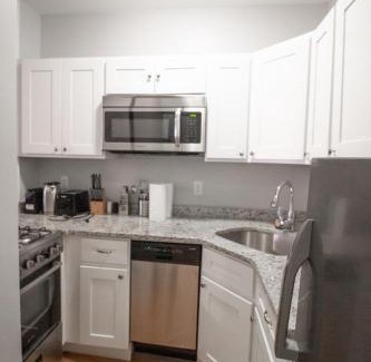 Hoboken Apartment | Fashionable 1-Bedrm Apt 15 Min to Manhattan