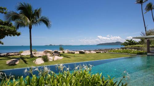 Thong Krut Villa | Fashionable Villa Malabar Beachfront 5 Bedrooms plus 2 Kid's Bedrooms