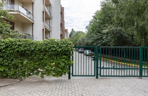 Jurmala Apartment | Fast-WiFi - Remote-Ready -15 min Airport - Balcony