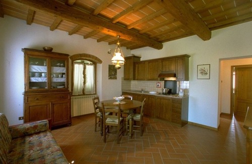 Poppi Apartment | Fattoria di Belvedere Il Castagno apartment with loggia and sun terrace