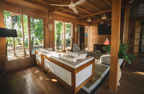 Mentawai Islands House | Favela Mentawai