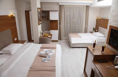 Akcaabat Hotel | Favorite Otel