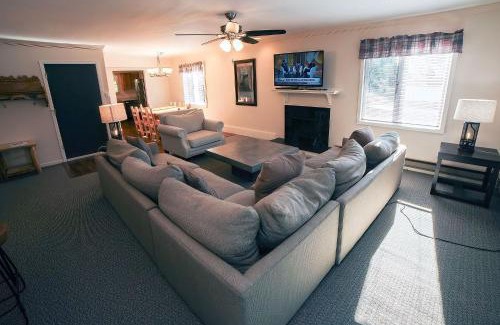 Estes Park Apartment | Fawn Valley Inn- 276 condo
