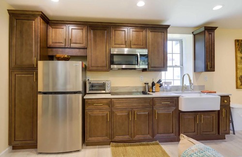 Fayetteville Apartment | Fayetteville Guest House Walk to Nature Preserve!