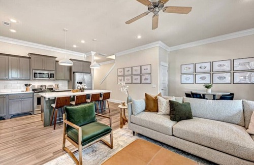 Fayetteville House | Fayetteville Home Luxury Living Walk to University of Arkansas
