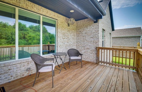 Fayetteville House | Fayetteville Vacation Rental with Deck and Shared Pool
