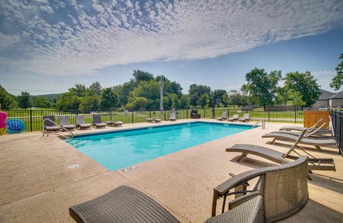 Fayetteville House | Fayetteville Vacation Rental with Deck and Shared Pool