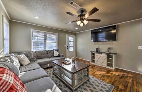 Fayetteville House | Fayetteville Vacation Rental - 2 Mi to Dtwn!