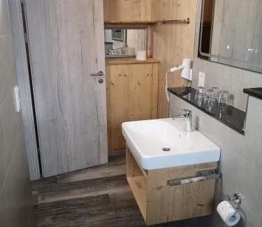 Bundenthal House | FBA Village
