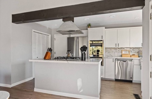 Whispering Forest House | Feather Mountain Chalet + Ski Slope Views+ Pets