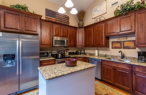Cullowhee House | Featherstone - Modern Townhome in Small Resort Community w/Clubhouse & Pool