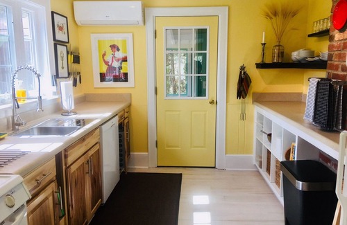 Hendersonville Cottage | Featherstone THE LODGE - perfect for families!