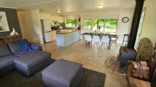 Smoko House | Feathertop Views and Barn