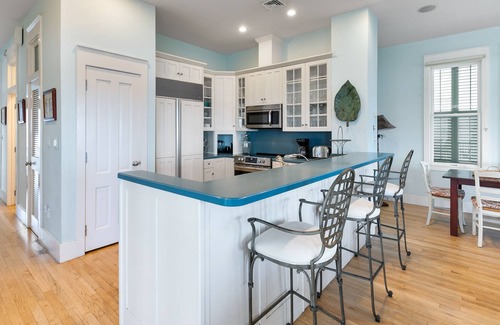 The Shores House | Featured in Coastal Living Magazine "Palm House" in Shores Division