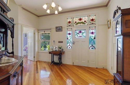 Yarrawonga House | Federation home in town, close to lake & shops