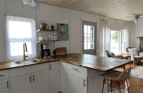 Omemee House | Fee's Landing Resort - Jack Pine Cottage- 2BDRM