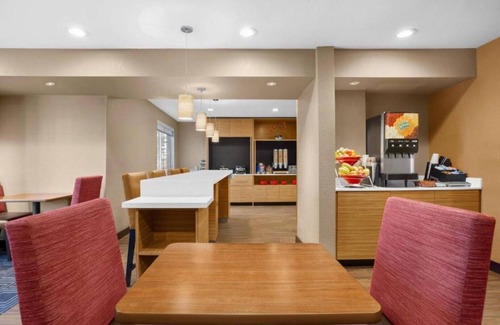 Broomfield House | Feel at home in our hotel in Broomfield, CO