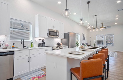 Denver Heights House | Feel Chill and Enjoy 4BR 3BA Near Fun Riverwalk