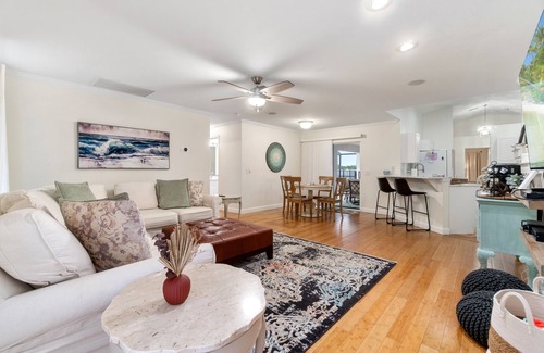 Biggar House | Feel @ Home Ft Myers | 3bd | 2bh | POOL | sleeps 8