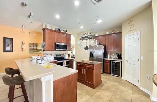 Gibsonton House | Feel like home .with big outdoor patio space, BBQ grills and hottub available