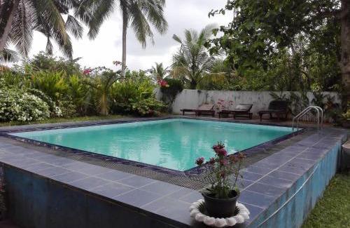 Aturuwella Hotel | Feeld side villa
