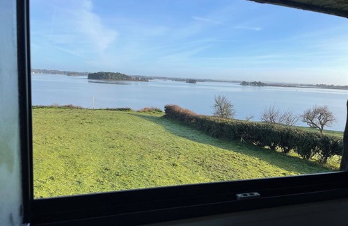 Ile-aux-Moines House | Feet in the water!