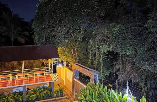Dar es Salaam Apartment | Fefe's 2BR Apartment with Swimming Pool