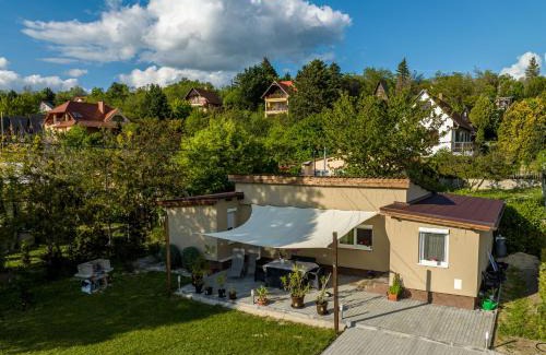 Balatonkenese Apartment | Fekete Orchidea Apartman