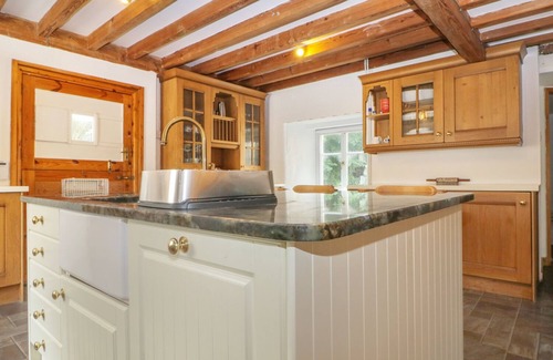 Llanfairpwllgwyngyll Cottage | FELIN, pet friendly, country holiday cottage in Llanfairpwllgwyngyll