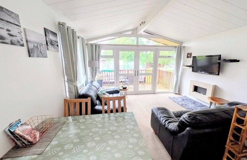 Morpeth Cabin | Felmoor Park Northumberland Lodge with Hot Tub - 4