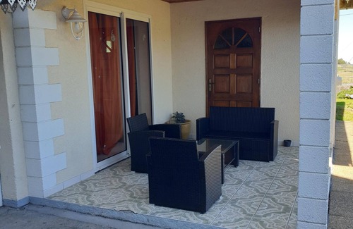 La Plaine des Cafres House | Fenced house BBC garage