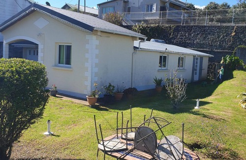La Plaine des Cafres House | Fenced house BBC garage