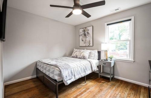 Petersburg House | Fenced Yard, Swing Set Pawfect for Family and Dogs!