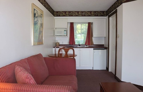 Fenelon Falls Hotel | Fenelon Inn
