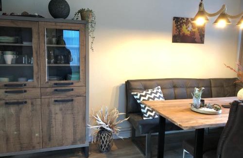 Kuestelberg House | Fennies Hütte