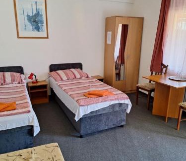 Zsorifurdo Bed & Breakfast | Fenyő Panzió