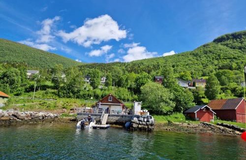 Vanylven House | Feriehus Voldstad