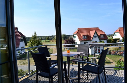 Dassow Apartment | Ferien am Meer in der Wunderschönen Albatros: mit Reetdach, Sauna und Viel Platz